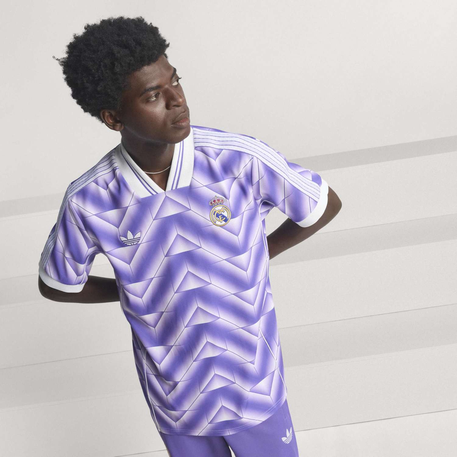 Real Madrid 25/26 Lifestyle Jersey - Mens - Image 2