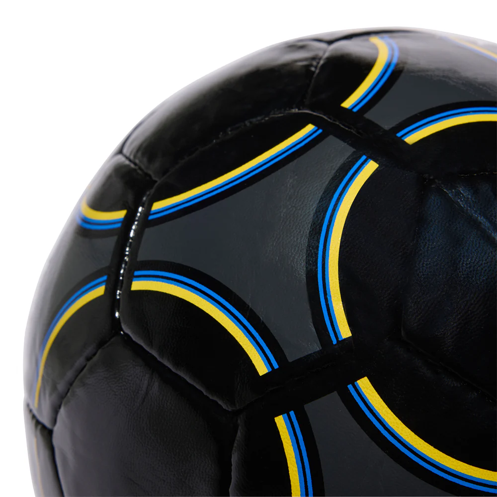 Manchester United Football Club Trefoil Ball - Image 4