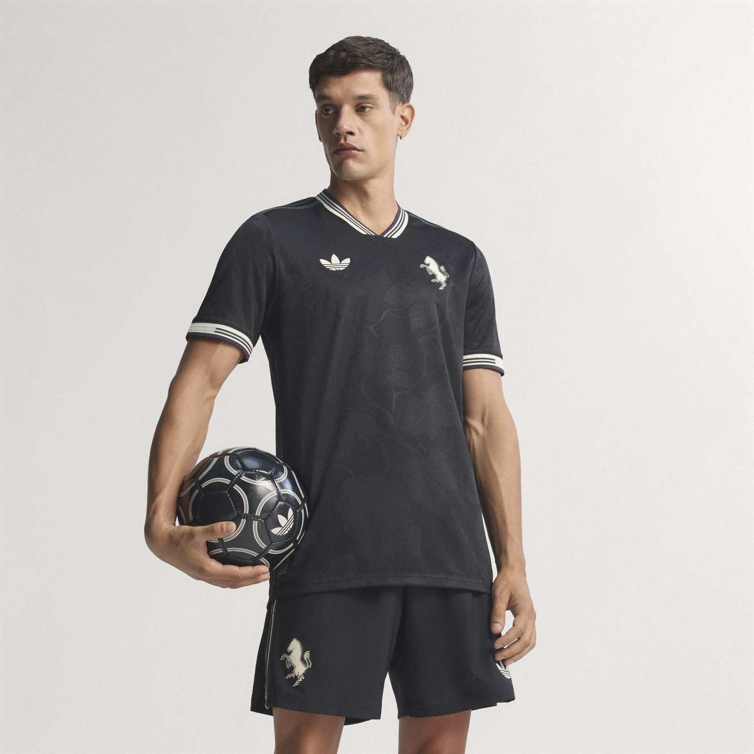 Juventus 25/26 Authentic 3rd Jersey - Mens - Image 2